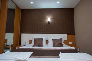 Отель Hotel Voyager Тбилиси Номер делюкс с балконом-3