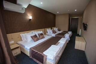 Отель Hotel Voyager Тбилиси Семейный номер с видом на горы-2