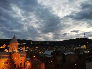 Отель Hotel Voyager Тбилиси Номер с кроватью размера «king-size» и балконом-16